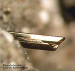 Eifel Mineralien Nickenicher Sattel Pseudobrookit