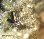 Mineralien Eifel Emmelberg Pseudobrookit